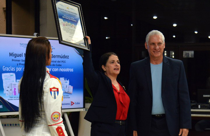 Reconoce Díaz-Canel al CIGB como baluarte de la ciencia cubana
