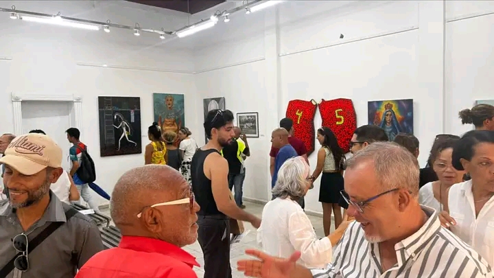 Inauguran segunda edición del Salón de Artes Plásticas Desafío Santa Clara