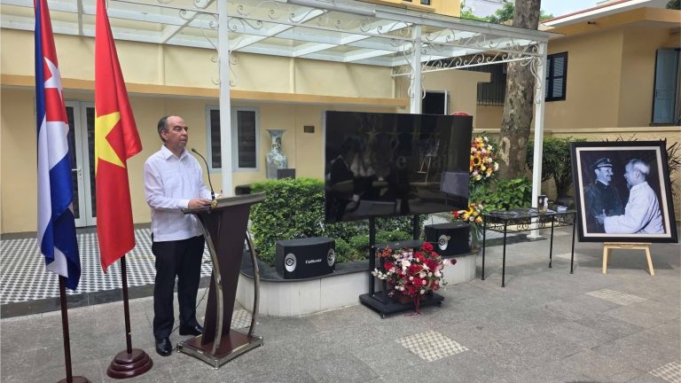 Desde Vietnam conmemoran 95 cumpleaños de Raúl Castro y denuncian campaña mediática