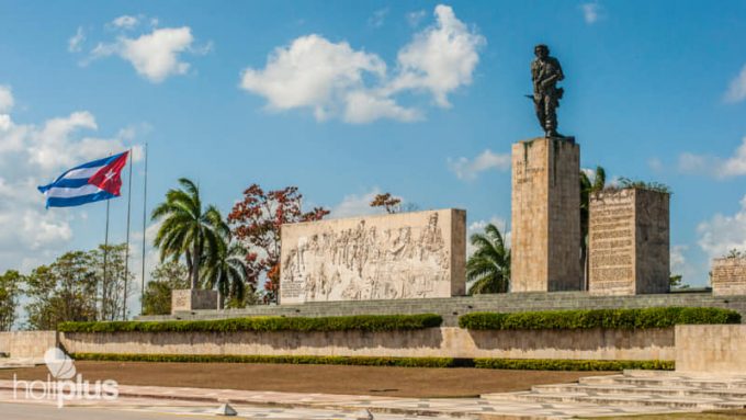 Homenaje al Guerrillero Heroico y al Titán de Bronce desde la Plaza del Che