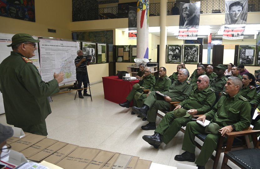 Presidente Díaz-Canel visita Zona de Defensa en La Habana