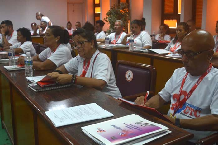 Delegados villaclareños participan en XXII Congreso proletario