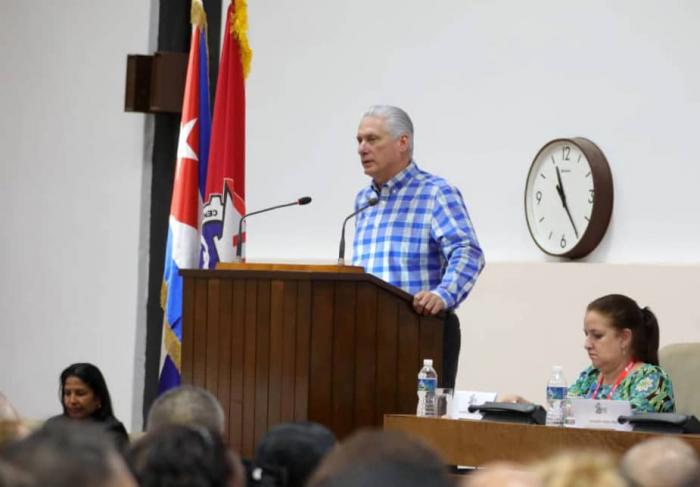 ¡Por Cuba, por el futuro del socialismo, seguiremos resistiendo, trabajando, creando y venciendo!