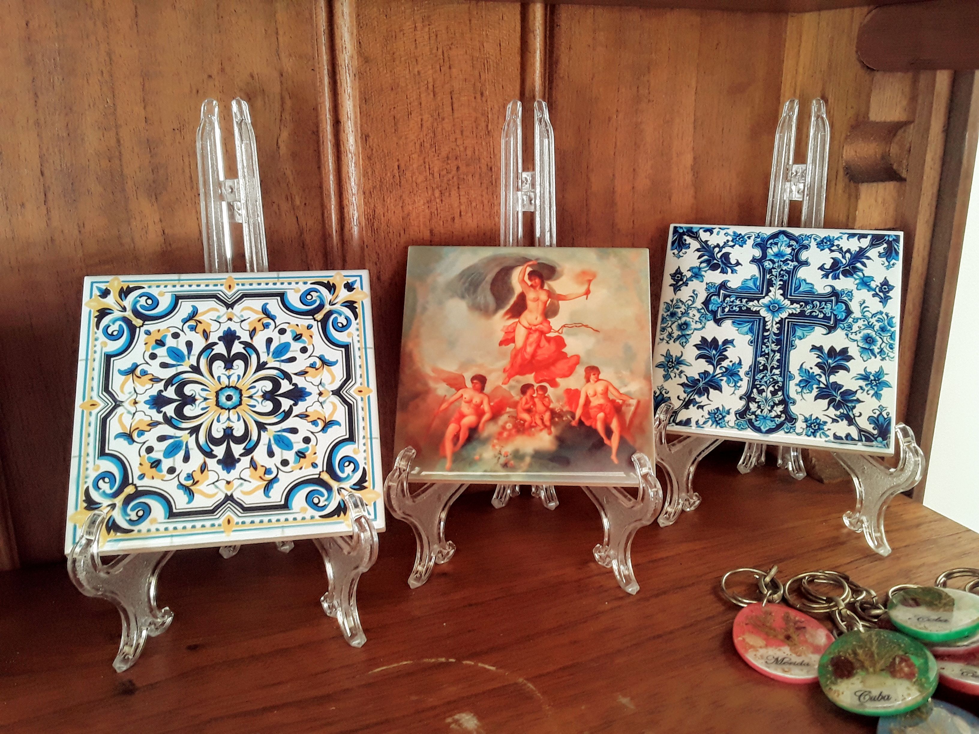 Abre tienda de joyería y suvenires en el Teatro La Caridad