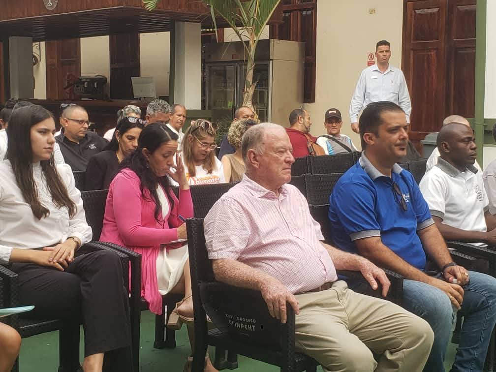 Reconocen a trabajadores destacados del MINTUR en Villa Clara