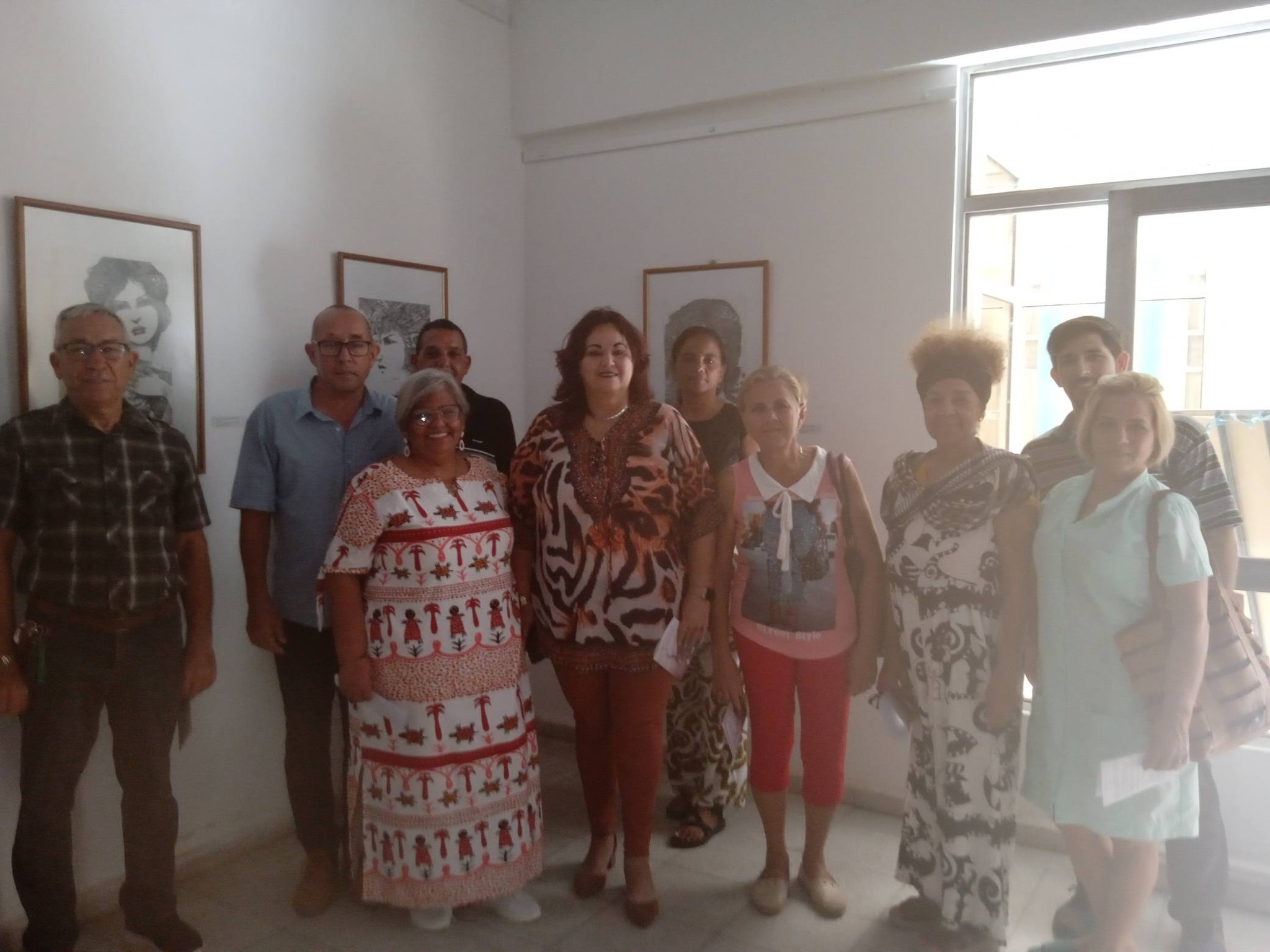 Inauguran exposición "Luz Propia" en Santa Clara