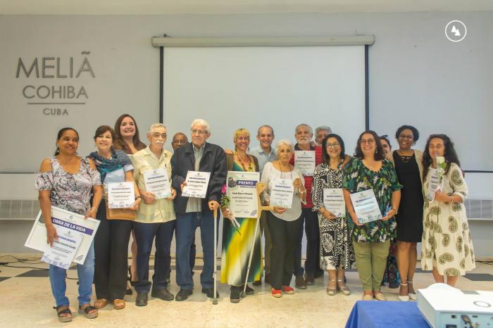 Entregan premios nacionales de Periodismo Científico