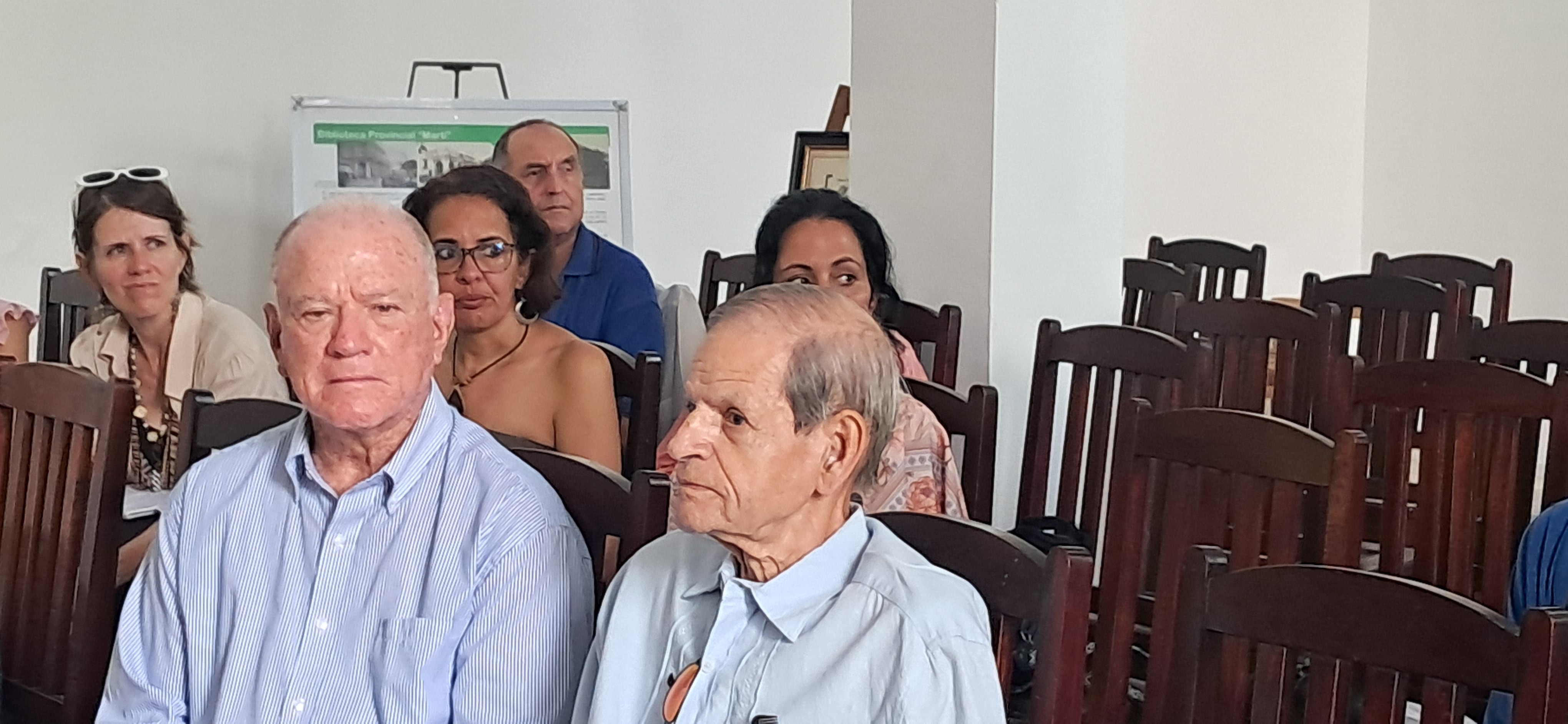 Intercambian sobre vínculos imprescindibles entre la ciencia y el tejido empresarial para impulsar el desarrollo del país