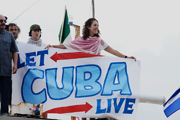 Llega a Cuba embarcación de Convoy “Nuestra América” con carga solidaria enviada desde México