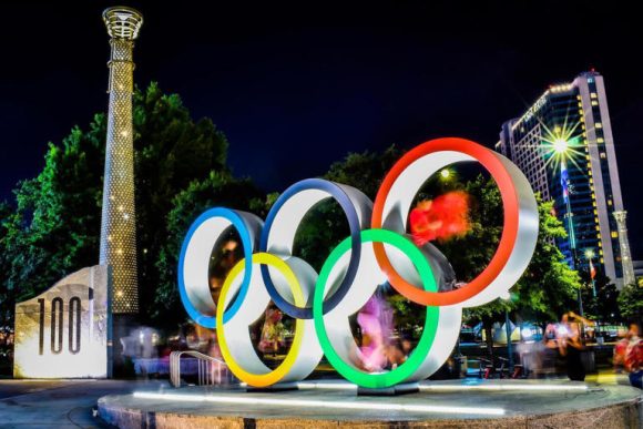 Nueva política del COI limita categoría femenina a mujeres biológicas