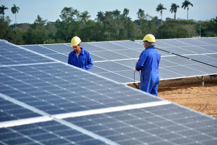 Frente al bloqueo energético: alternativas para la sostenibilidad