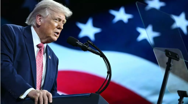 Trump dice que "salvó" al Oriente Medio y volvió a amenazar a Cuba