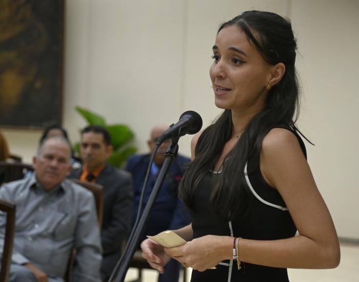 Díaz-Canel a trabajadores excepcionales: «Ustedes son inspiración»