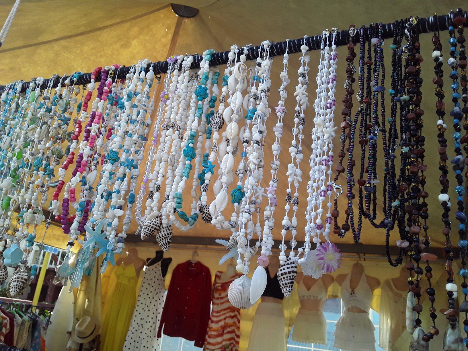 En Santa Clara, Feria de " Arte para mamá "
