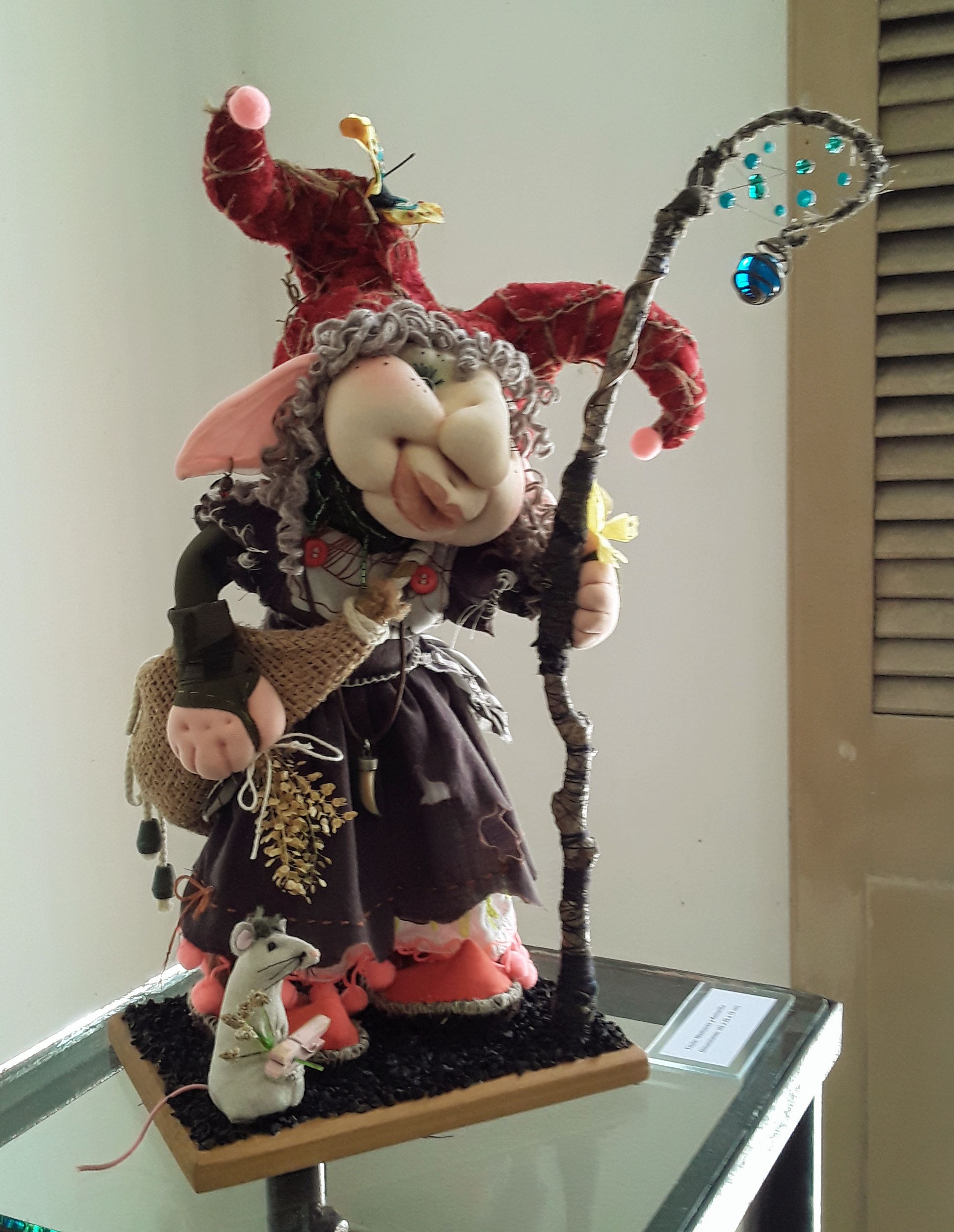 Muñequería textil fabulosa y simbólica