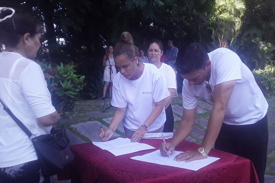 Firman compromisos colectivos de la Empresa Labiofam Villa Clara