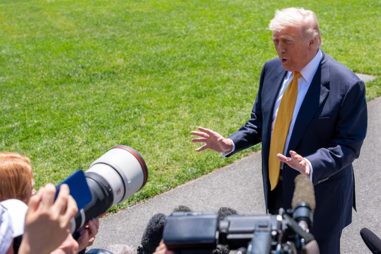 Donald Trump llegó a China para reunirse con Xi Jinping en medio de tensiones comerciales y la guerra contra Irán