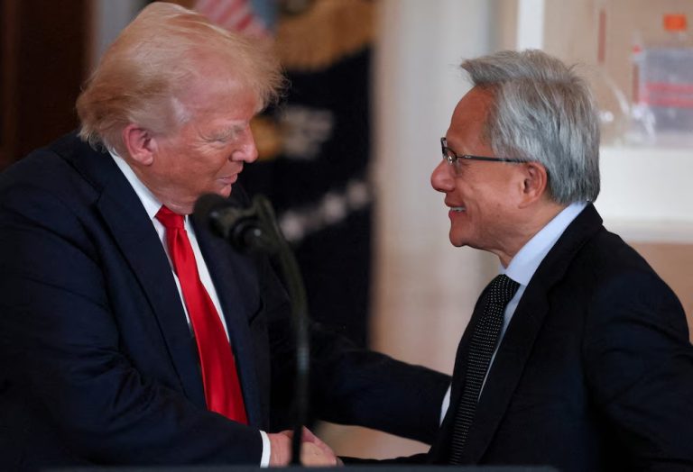 Donald Trump llegó a China para reunirse con Xi Jinping en medio de tensiones comerciales y la guerra contra Irán