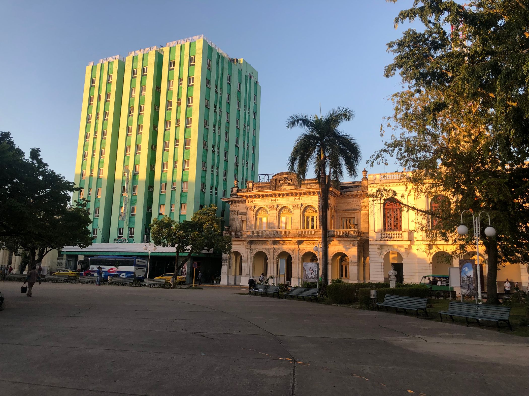 Trabajadores del turismo en Villa Clara rechazan acusaciones contra Raúl Castro