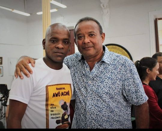 La rumba de Awo'  Ache' se mezcla con otras sonoridades hace 4 años, desde que se integró al grupo el musicólogo Edson Guillermo Benítez