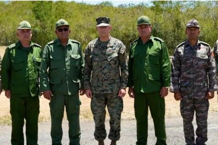 Fuerzas Armadas Revolucionarias sostiene reunión con Comando Sur de EE.UU.