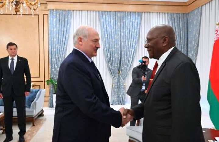 Presidente de Kazajistán recibió al Vicepresidente cubano Salvador Valdés Mesa