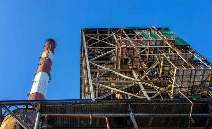 Laboran para solucionar avería en termoeléctrica Antonio Guiteras