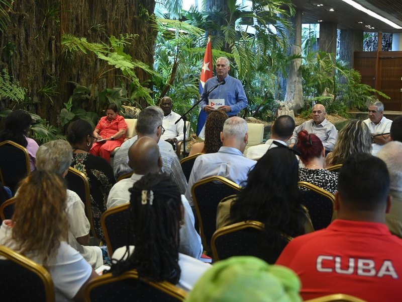 Convoca Díaz-Canel a defender con convicción el carácter social de las transformaciones