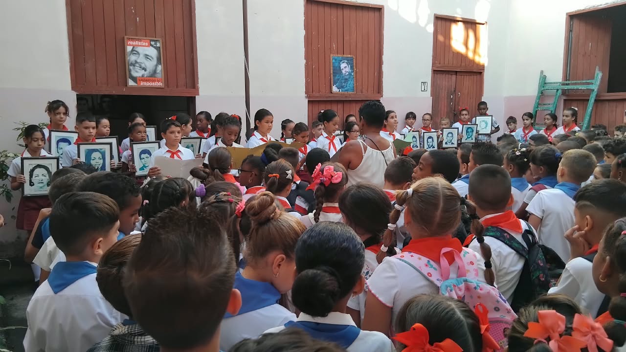 Estudiantes de escuela Mártires de Barbados recuerdan a las víctimas del crimen de 1976