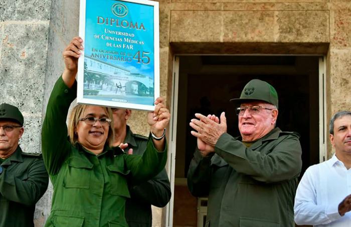 Envía General de Ejército Raúl Castro Ruz carta de felicitación por los 45 años de la Universidad de Ciencias Médicas de las FAR