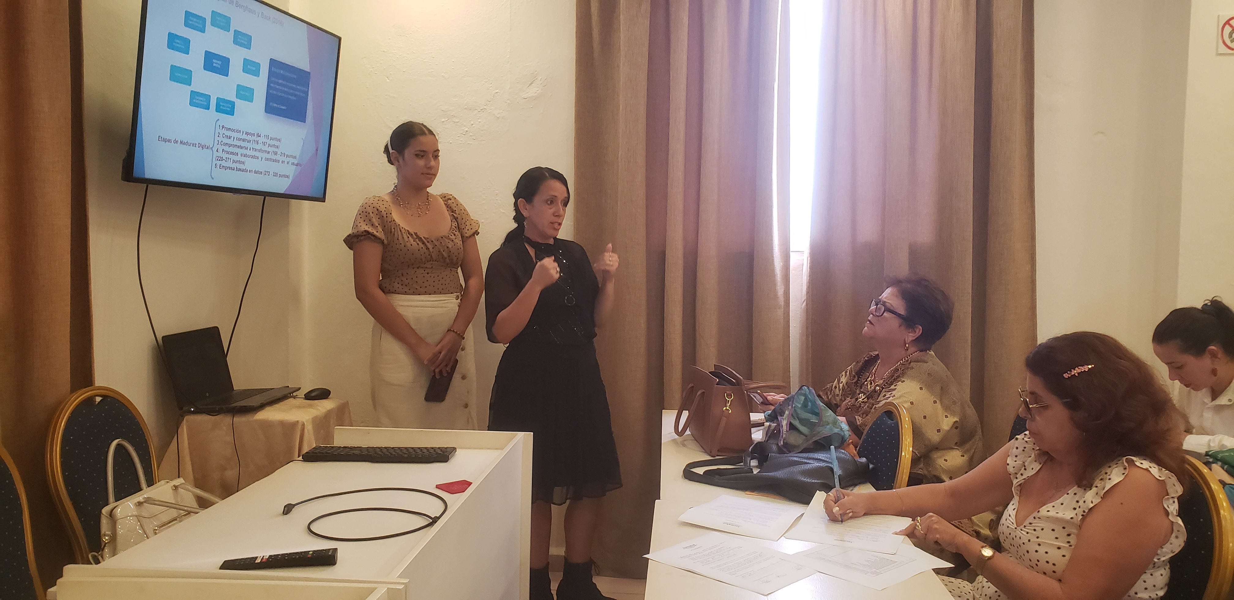 Concluye diplomado de Innovación Turística y Transformación Digital en Villa Clara