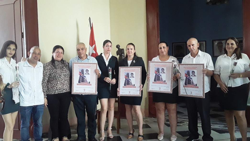 Reconocen a trabajadores del Banco Popular de Ahorro