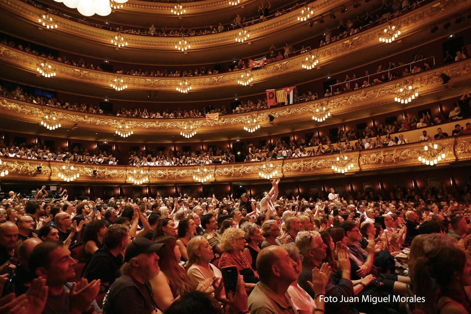 Silvio Rodríguez enternece al Liceu de Barcelona