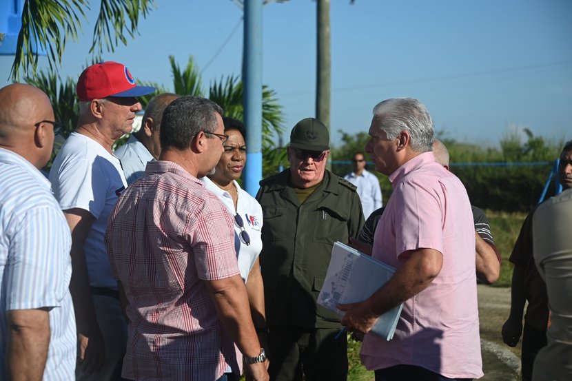 Díaz-Canel visita fuente de abasto de agua “El gato” y centros productores de alimentos en Mayabeque