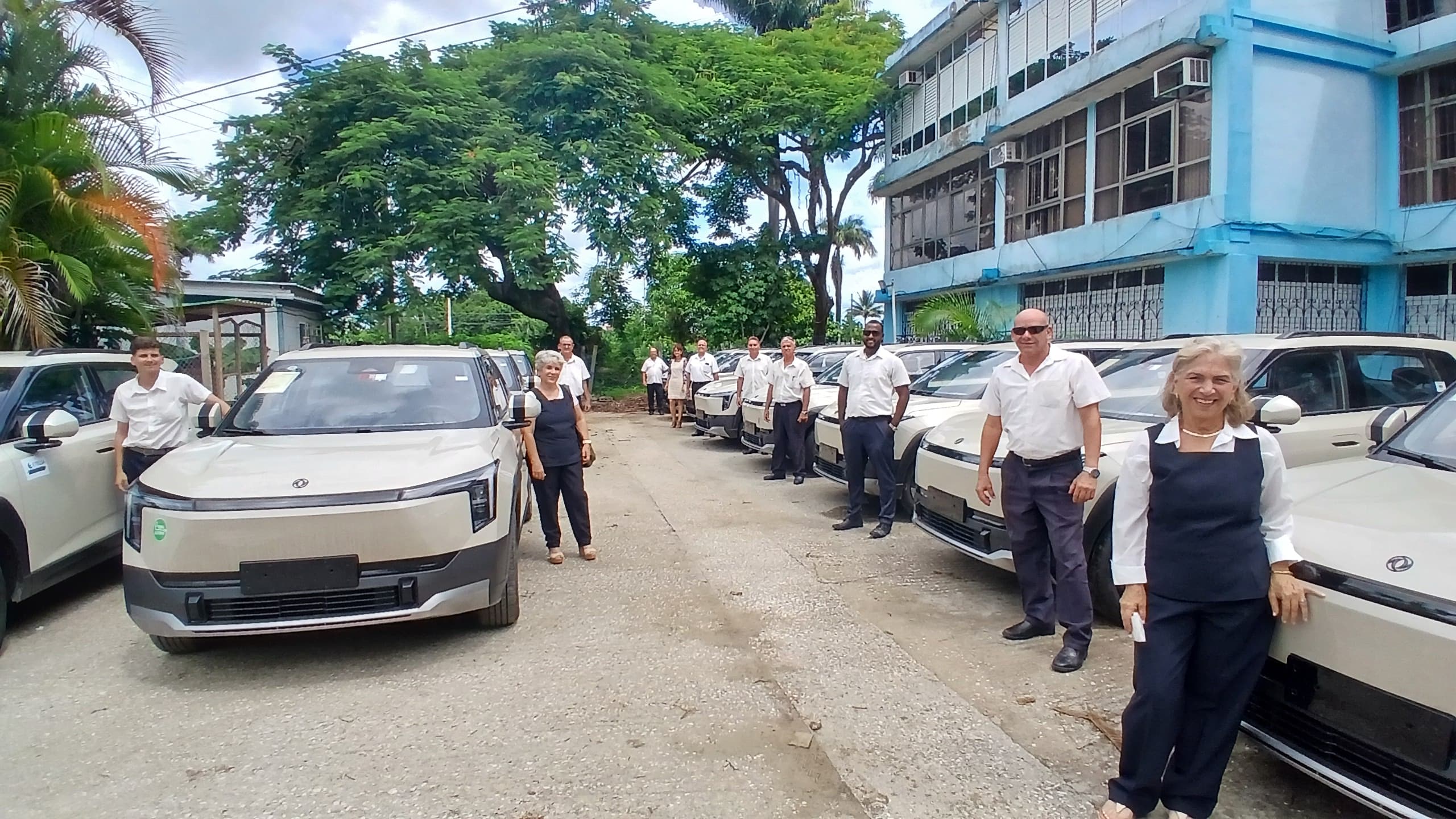 Recibió Etecsa en Villa Clara nuevos vehículos eléctricos