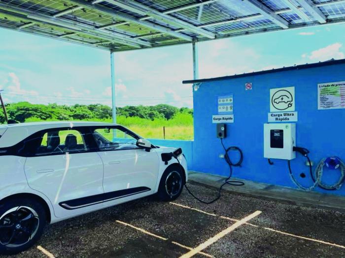 Energía solar, un antídoto al cerco que se nos impone