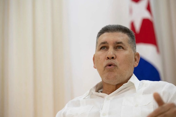 Pérez-Oliva: EEUU busca crear una dependencia económica de Cuba en base a la amenaza y el chantaje a compañías extranjeras
